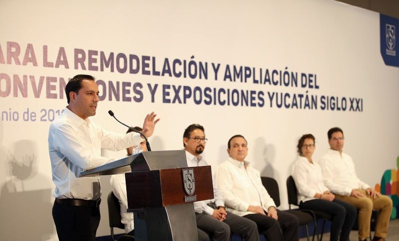 Lic. Mauricio Vila Dosal, gobernador del estado de Yucatán 