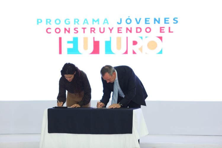 Andrés Conesa, Director General Aeroméxico y Luisa María Alcalde, Luisa María Alcalde, titular de la STPS 