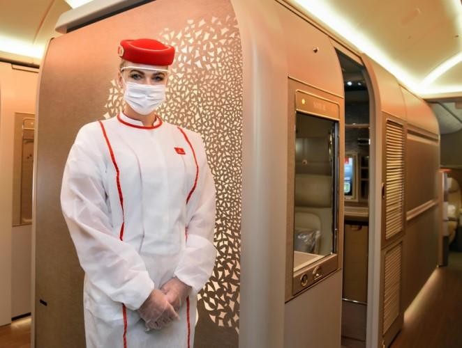 Emirates cubrirá los gastos COVID-19 de sus pasajeros